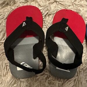 Toddler Quiksilver Slippers Size 4